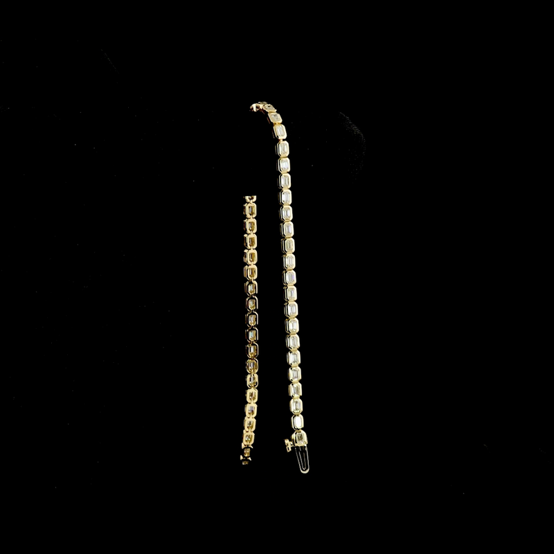 2-1/4ctw Bezel East West Emerald Tennis Bracelet