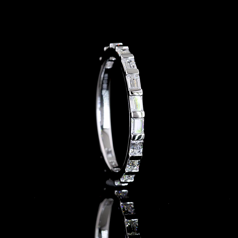 3/4ctw Half Bezel East West Emerald 3/4 Eternity Band