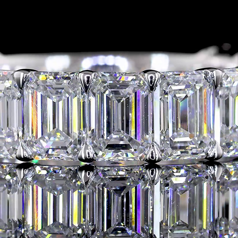 4-1/2ctw Emerald Prong Diamond 3/4 Eternity Band