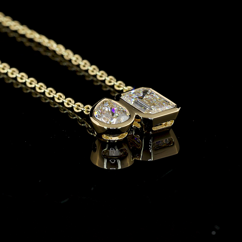 3ctw Bezel Emerald & Pear Toi et Moi Pendant