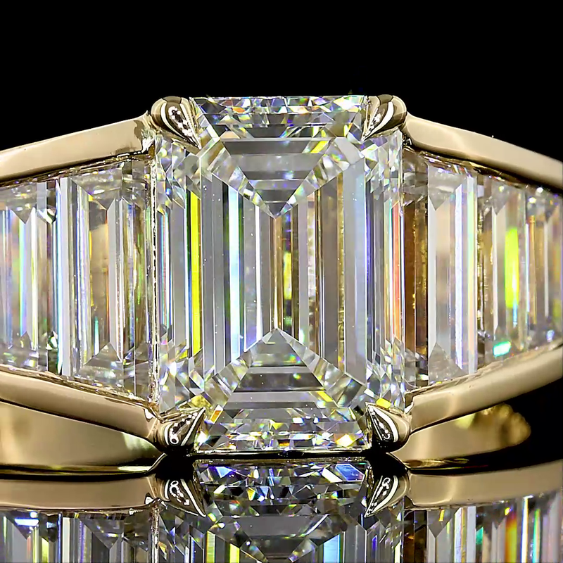 2ct Prong Emerald Special Engagement Ring