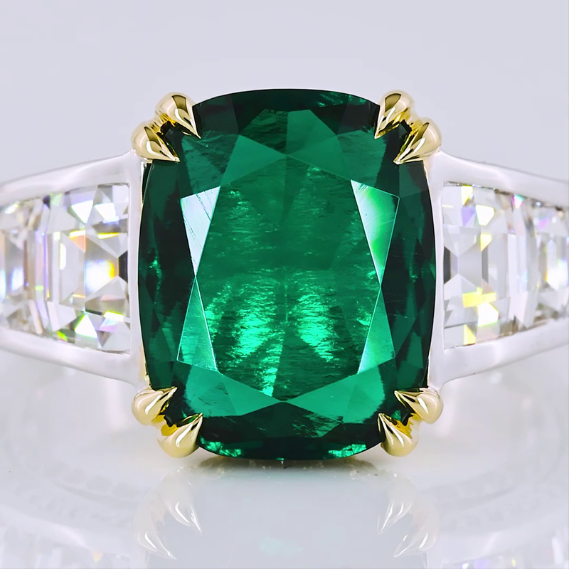 4ct Cushion Emerald Special Engagement Ring