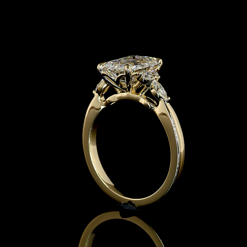 2-1/2ct Prong Emerald Special Engagement Ring